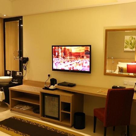 Golden Tulip Galaxy Hotel Banjarmasin Exterior foto