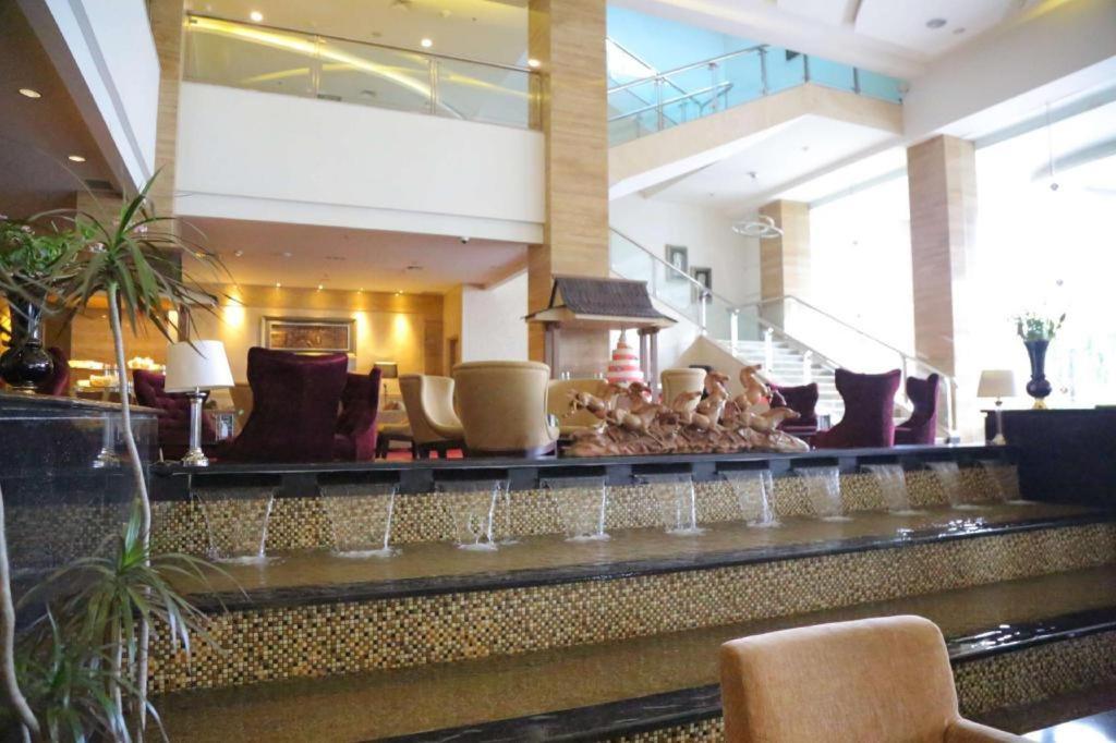 Golden Tulip Galaxy Hotel Banjarmasin Exterior foto