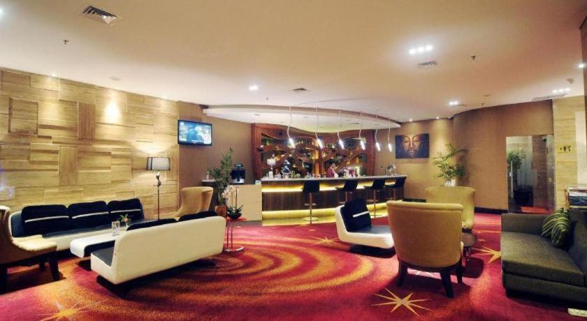 Golden Tulip Galaxy Hotel Banjarmasin Exterior foto