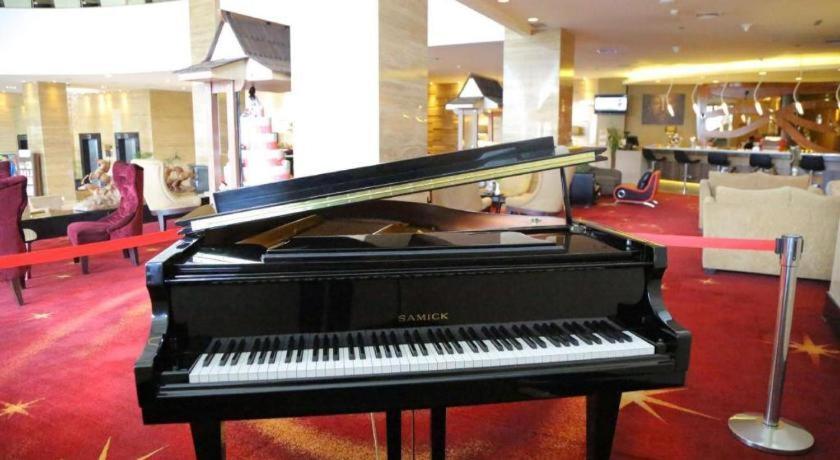 Golden Tulip Galaxy Hotel Banjarmasin Exterior foto