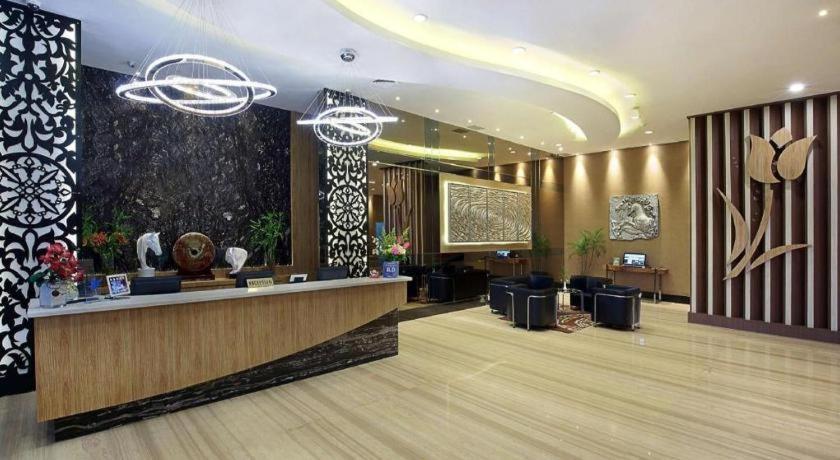 Golden Tulip Galaxy Hotel Banjarmasin Exterior foto