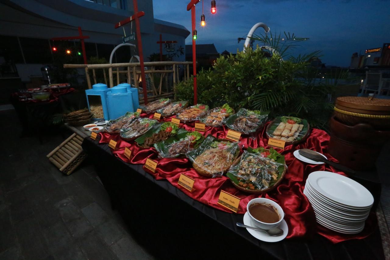 Golden Tulip Galaxy Hotel Banjarmasin Exterior foto