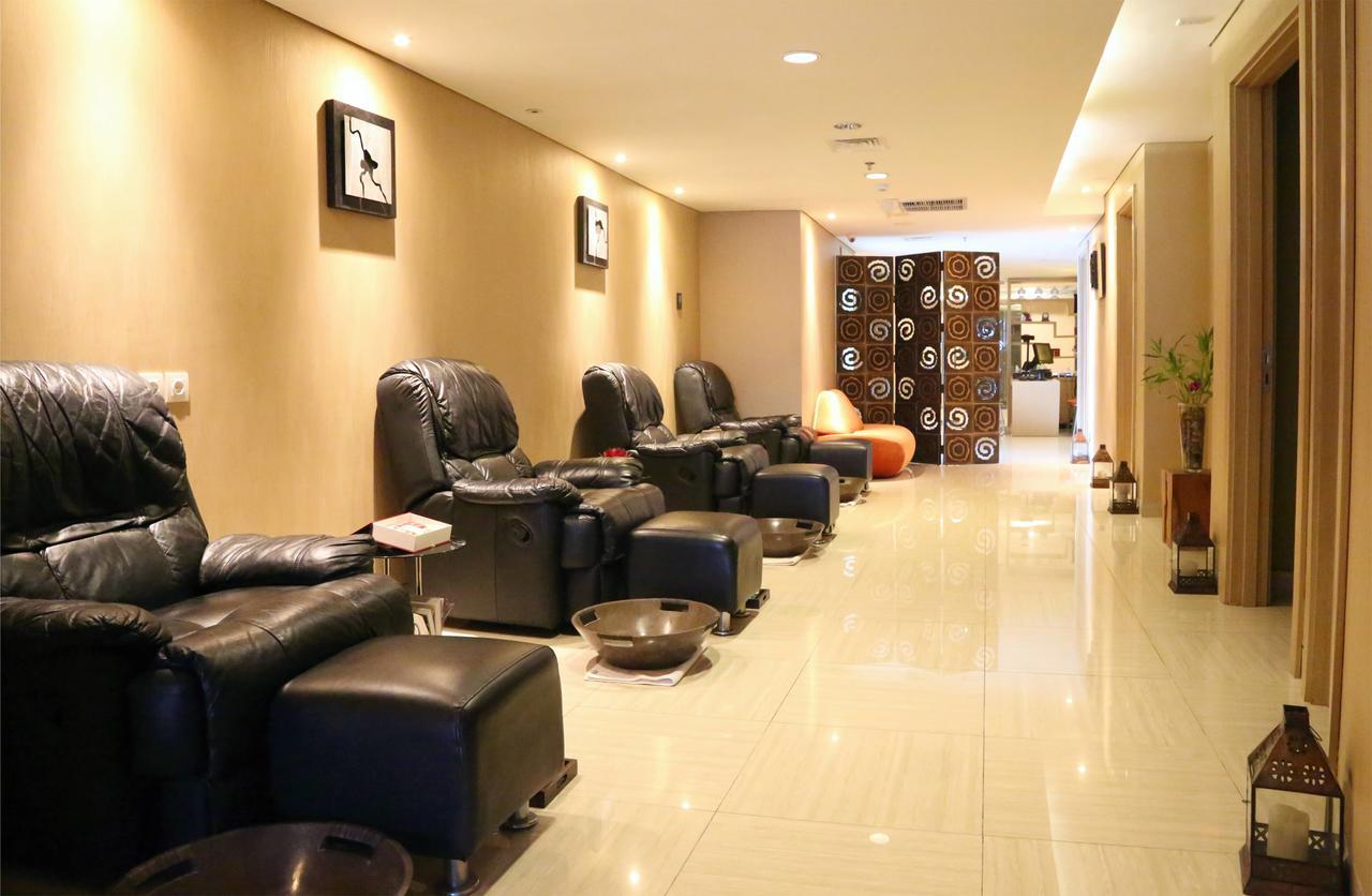 Golden Tulip Galaxy Hotel Banjarmasin Exterior foto